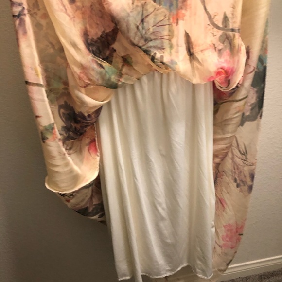 Beautiful Flowy Maxi Dress - Picture 4 of 5